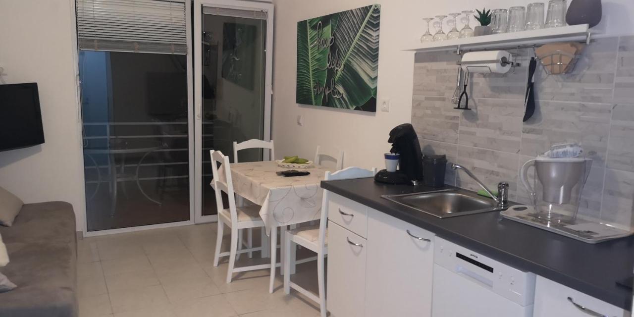 Chillout Apartments With Pool Patricia Fažana Εξωτερικό φωτογραφία