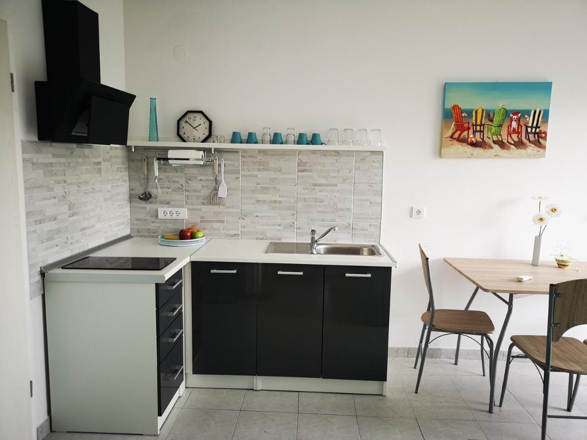 Chillout Apartments With Pool Patricia Fažana Εξωτερικό φωτογραφία