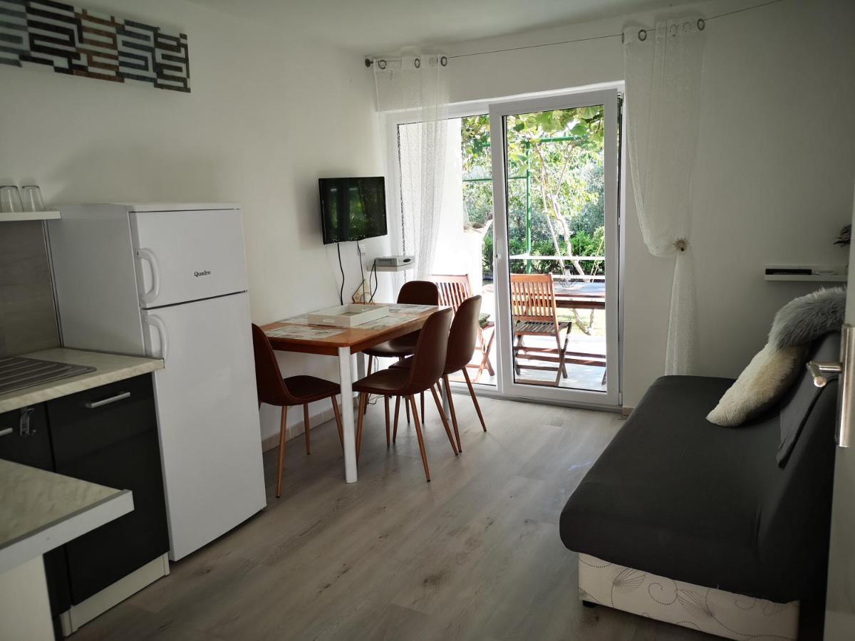 Chillout Apartments With Pool Patricia Fažana Εξωτερικό φωτογραφία