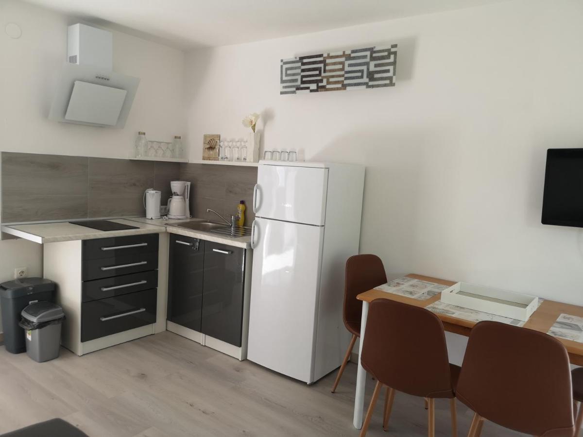 Chillout Apartments With Pool Patricia Fažana Εξωτερικό φωτογραφία