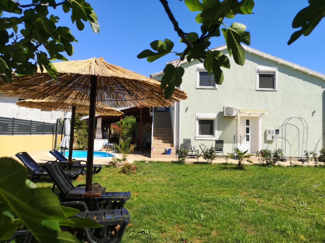 Chillout Apartments With Pool Patricia Fažana Εξωτερικό φωτογραφία
